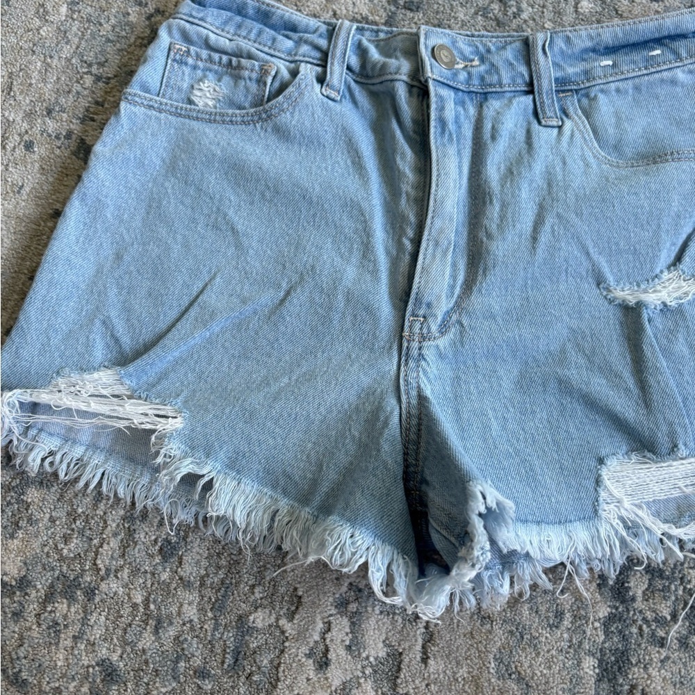 Hollister Ultra High-Rise Mom Jean Shorts - Picture 2 of 6